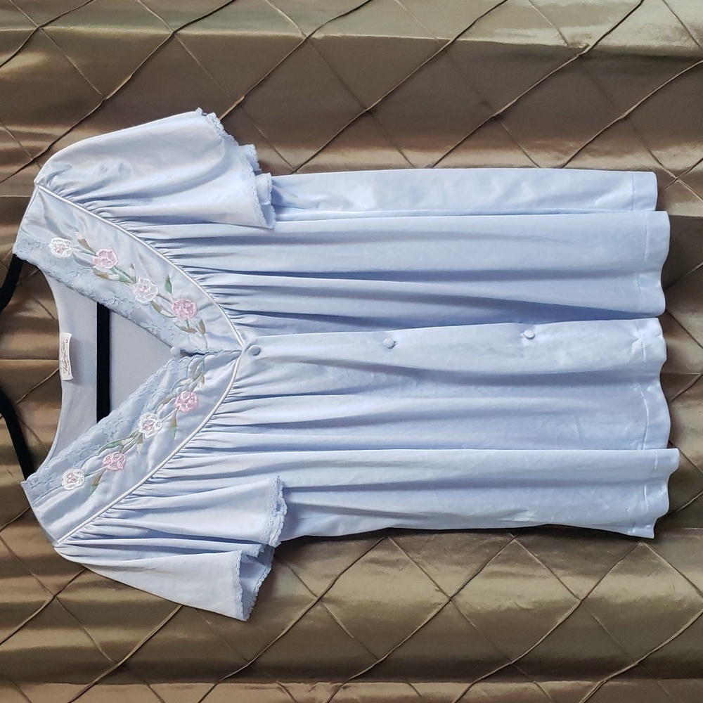 EUC- Vintage Vanity Fair Bed Jacket
